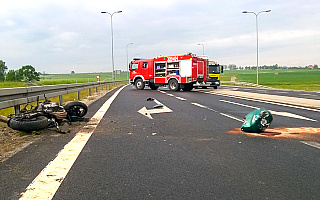 Wypadek motocyklisty na S7. Jeden pas ruchu był zablokowany